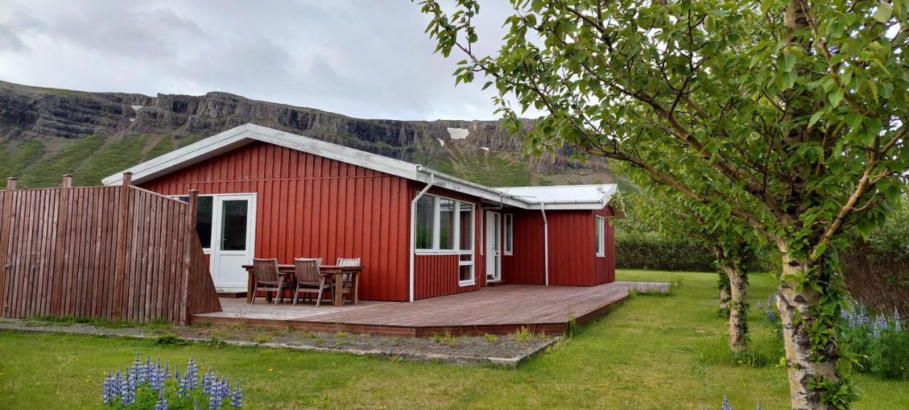 Appartement Aegisholt Privete House With Hot Tub à Patreksfjordur Extérieur photo